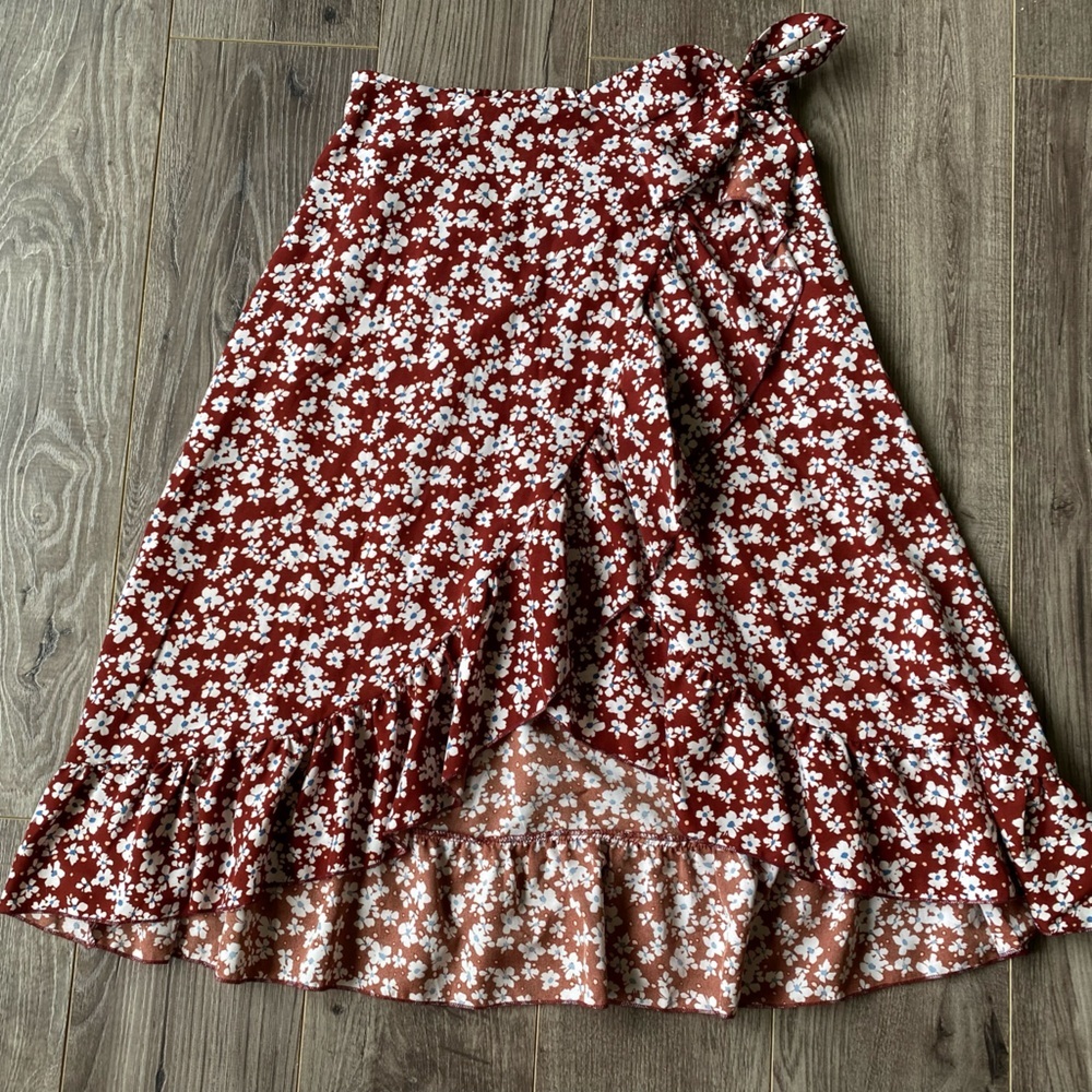 3/$15 SHEIN floral ditsy romantic cross over midi skirt